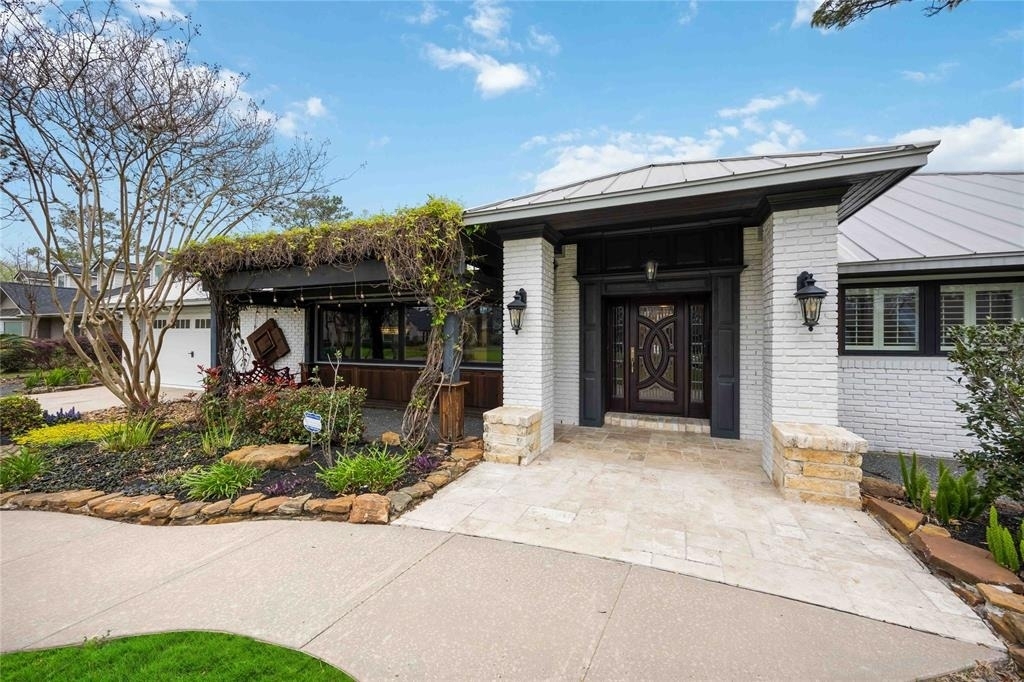 4031 Fernwood Drive - Photo 2