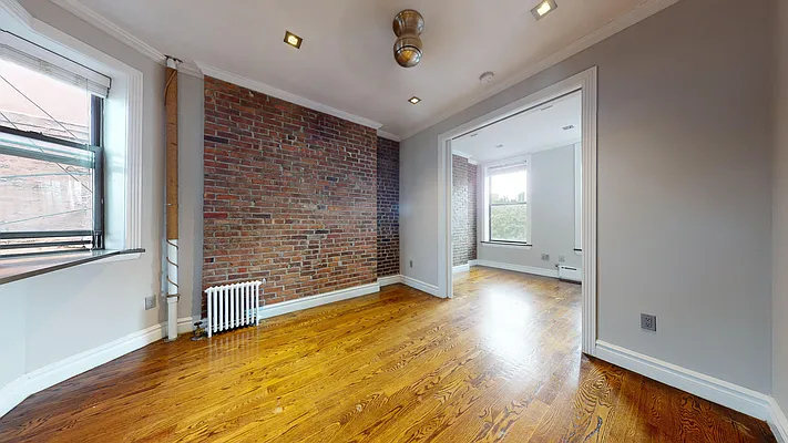 252 Mott Street - Photo 1