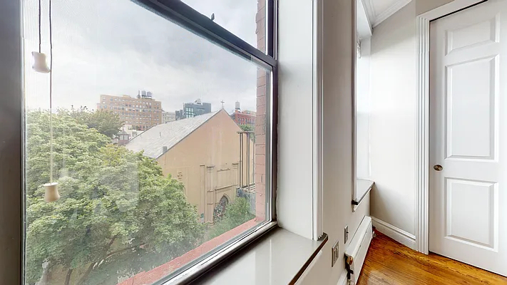 252 Mott Street - Photo 11
