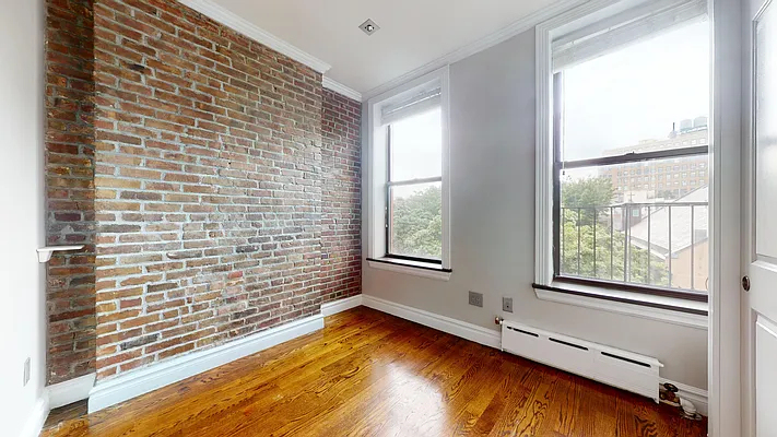 252 Mott Street - Photo 2