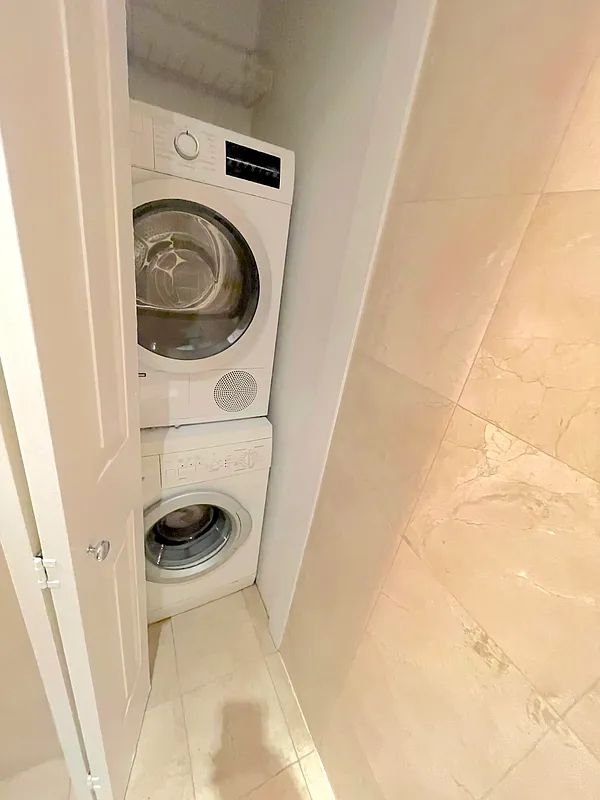 221 East 23rd Street - Photo 4