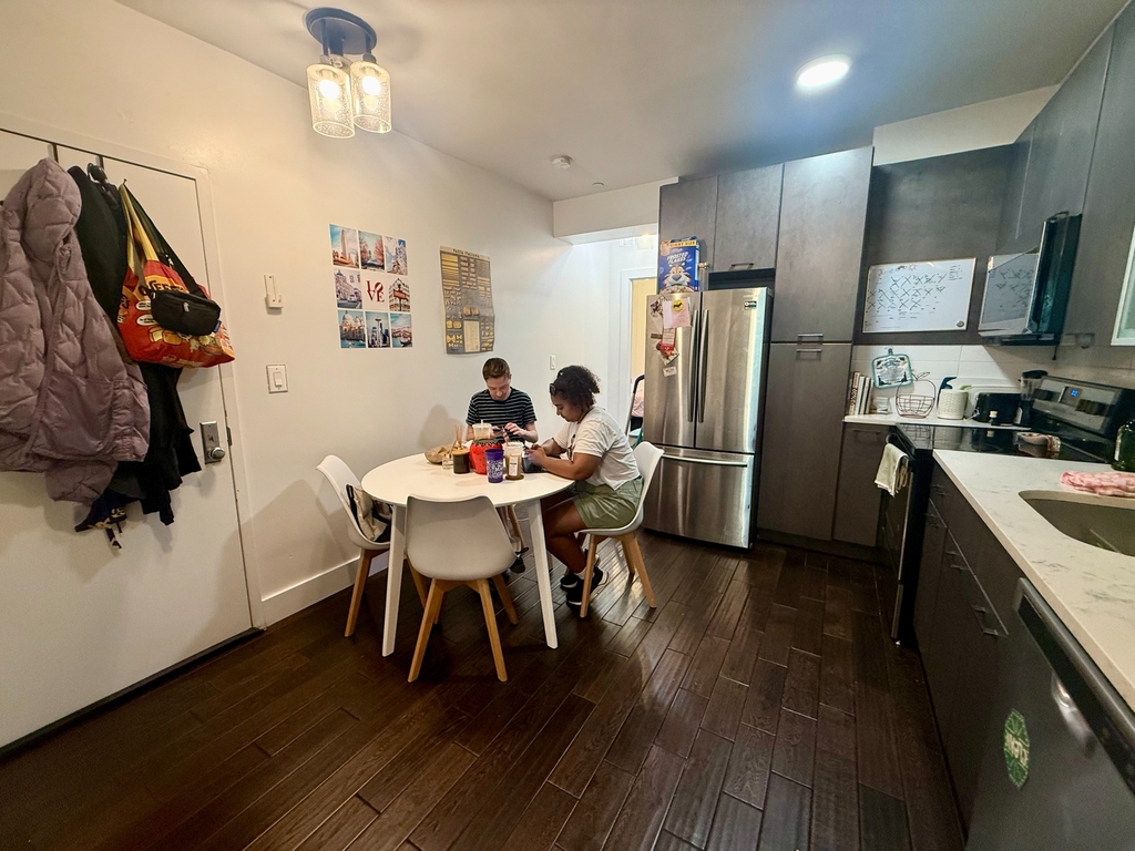 805 Quincy Street - Photo 4