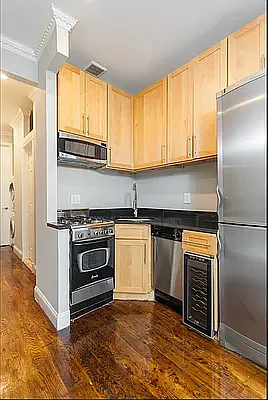 722 10th Avenue - Photo 3