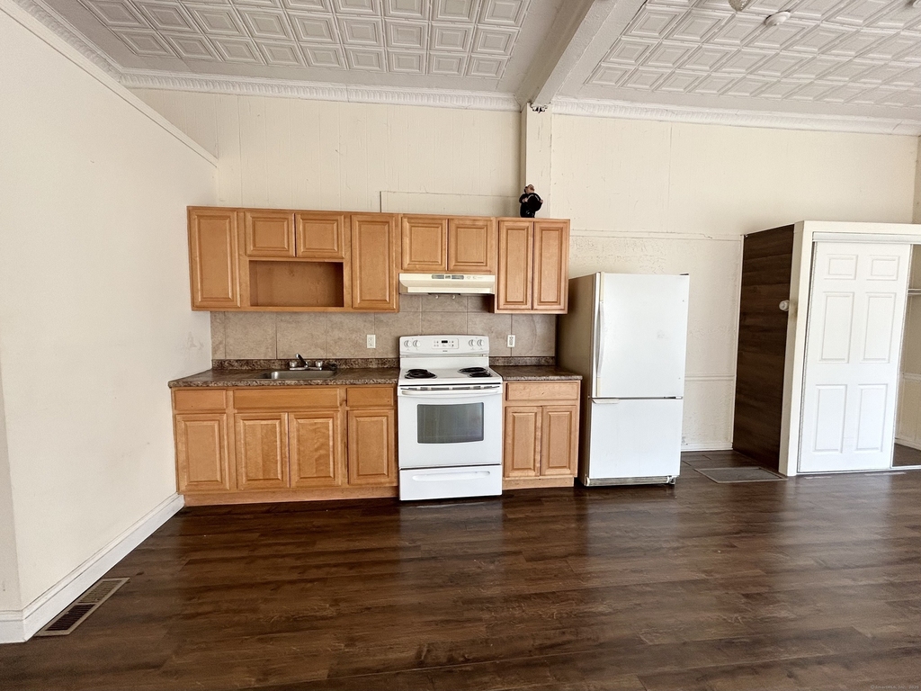 116 Central Street - Photo 2