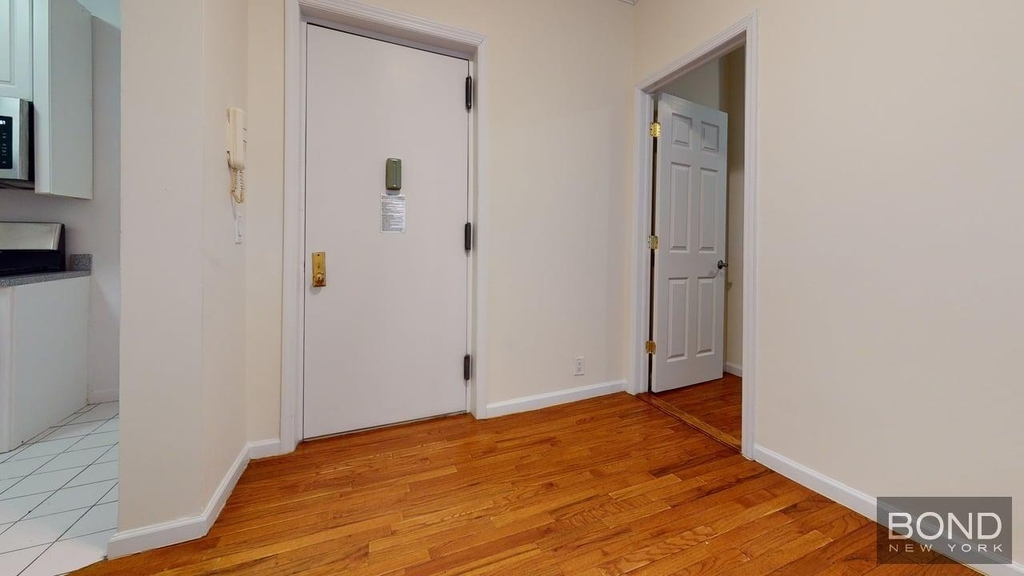 East 80th Street - Photo 9