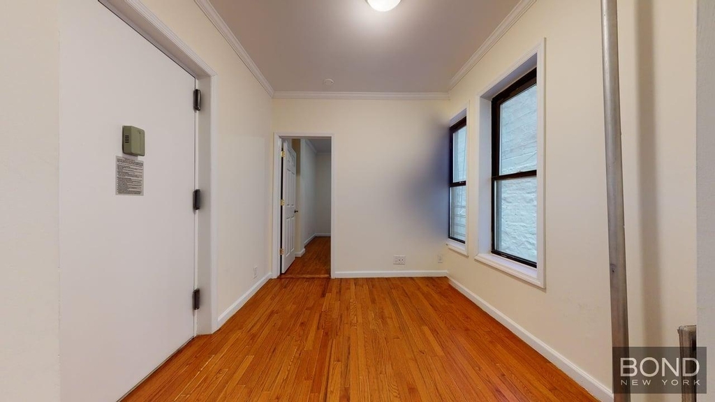 East 80th Street - Photo 2