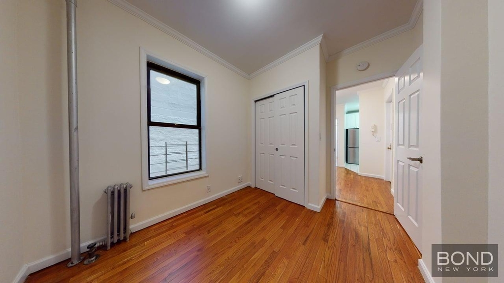 East 80th Street - Photo 4