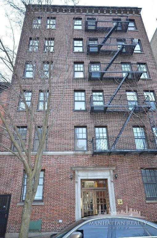 W 11th St - Photo 7