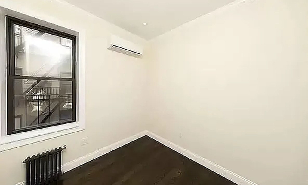 1377 Lexington Avenue - Photo 5