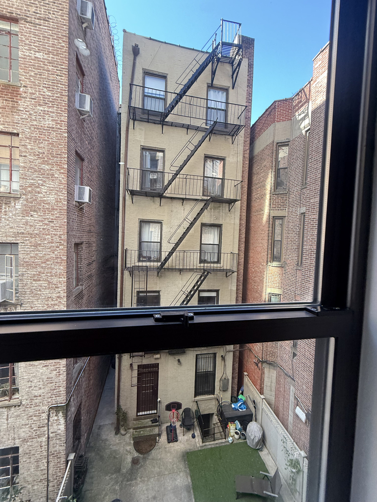 1377 Lexington Avenue - Photo 14