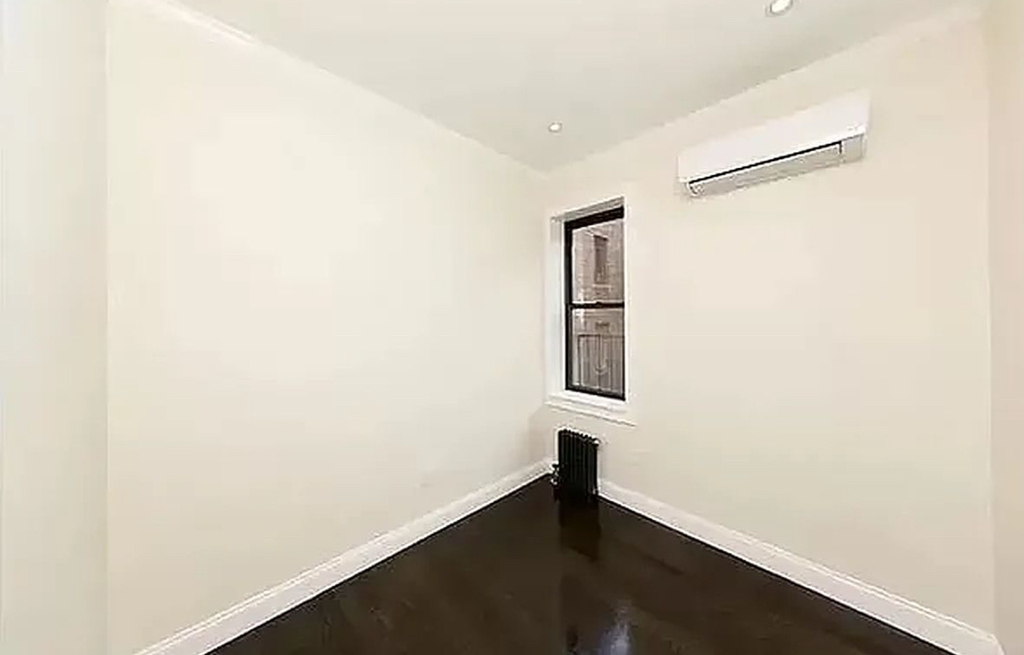 1377 Lexington Avenue - Photo 3