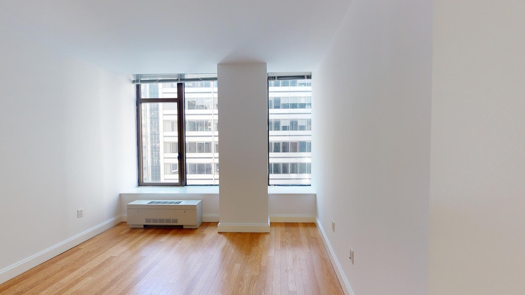 10 Hanover Square - Photo 3