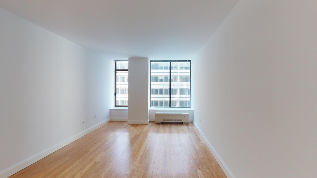 10 Hanover Square - Photo 2