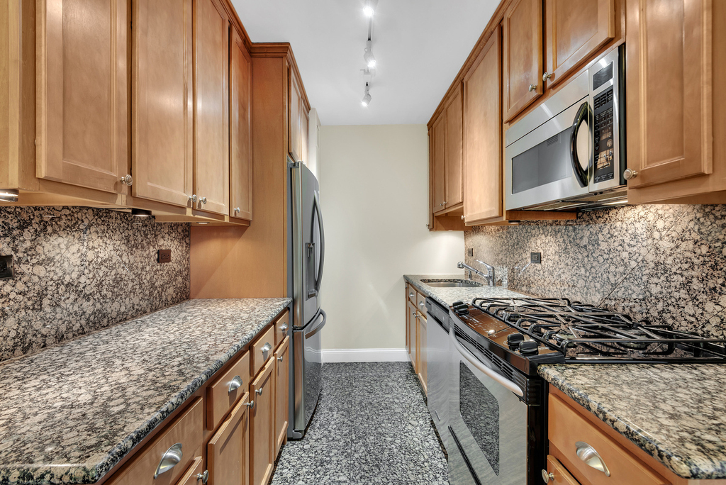 61 W 62nd Street - Photo 2