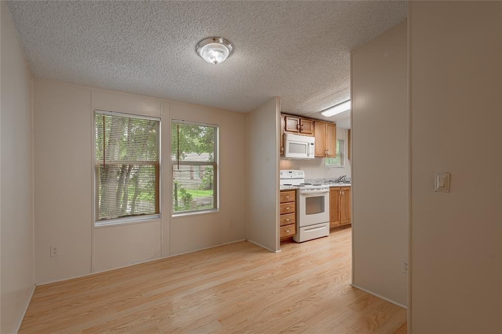 1323 Avenue E - Photo 8