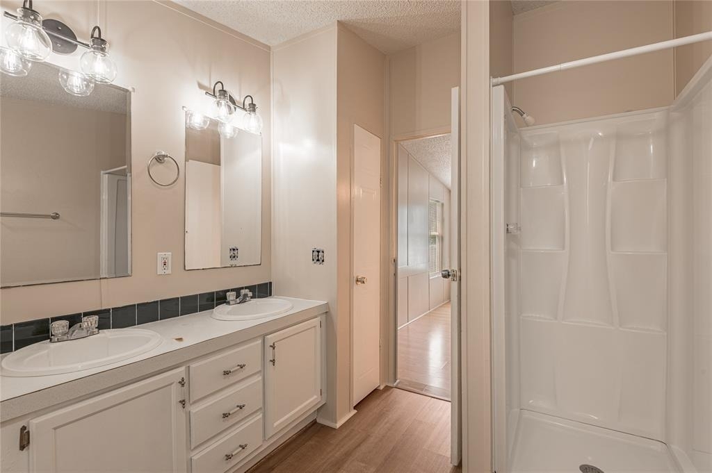 1323 Avenue E - Photo 13
