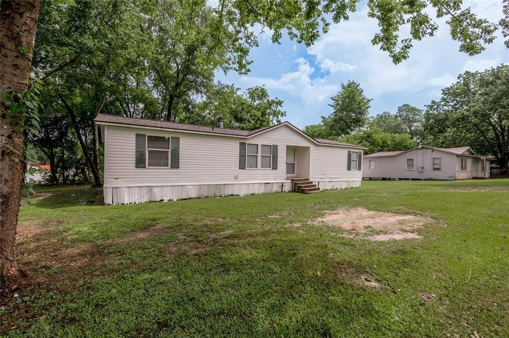 1323 Avenue E - Photo 23