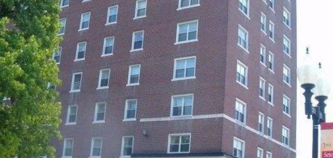137 Harrison Ave - Photo 4