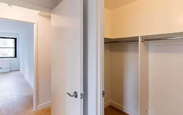 222 East 39th Street - Photo 2