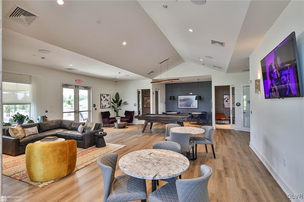 100 Aviv Street - Photo 16