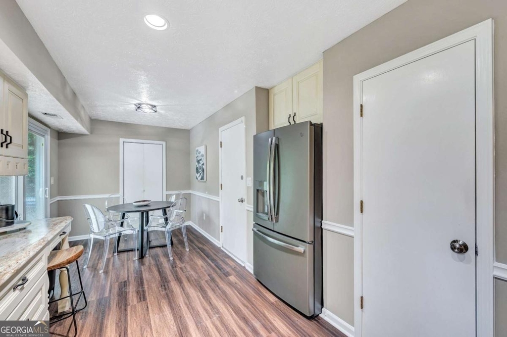 2011 Kemp Road - Photo 5