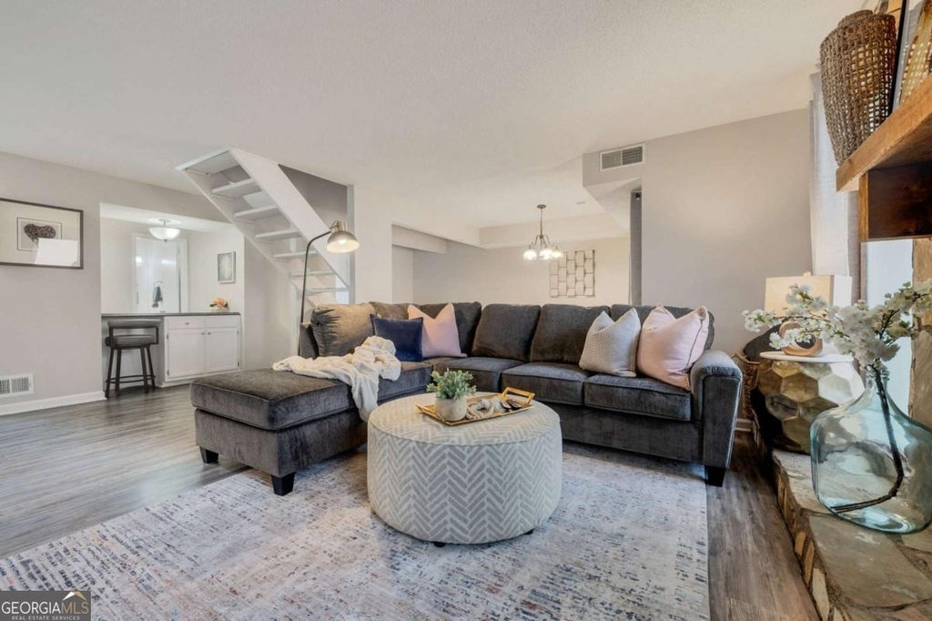 280 Pam Lane Sw - Photo 6