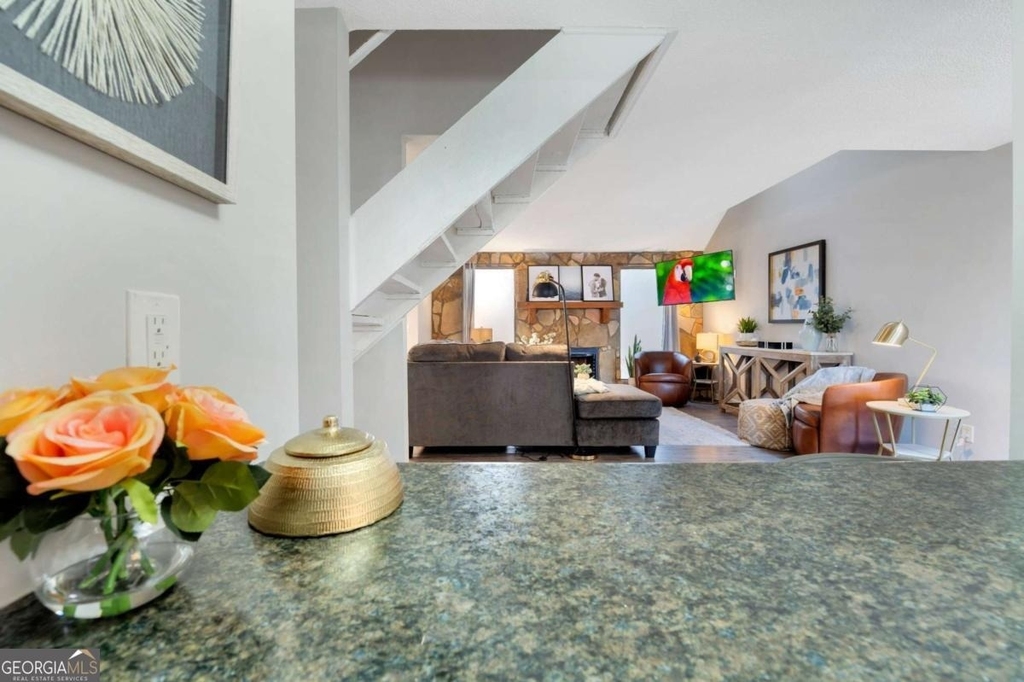 280 Pam Lane Sw - Photo 3