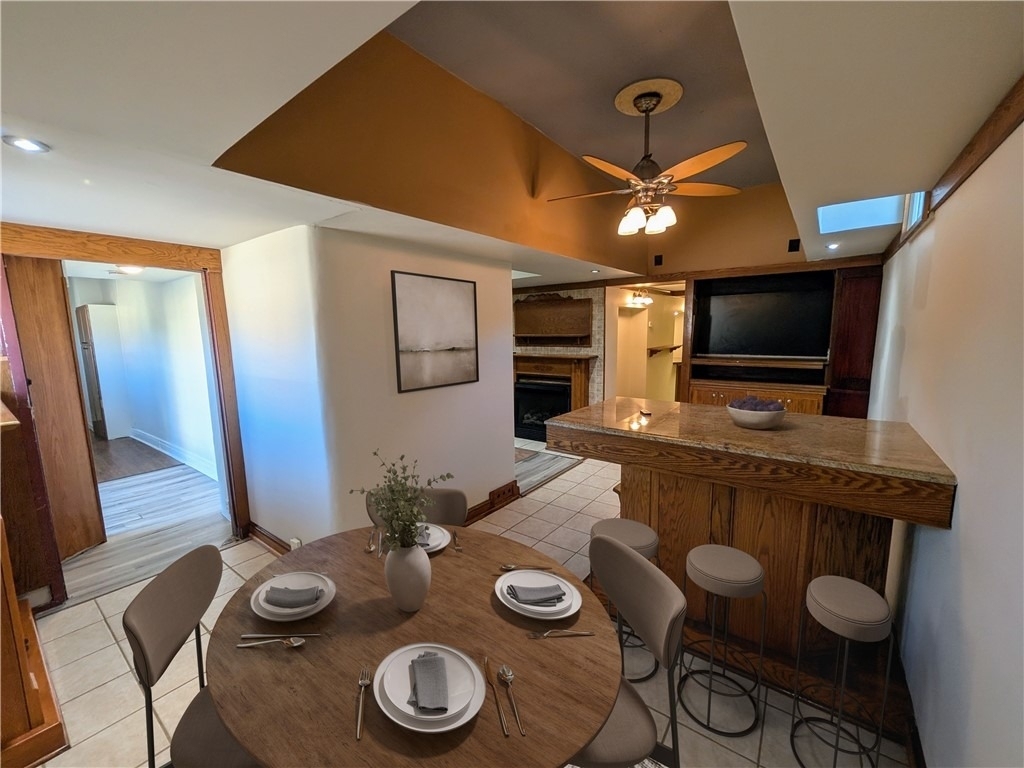 2422 Main St - Photo 3
