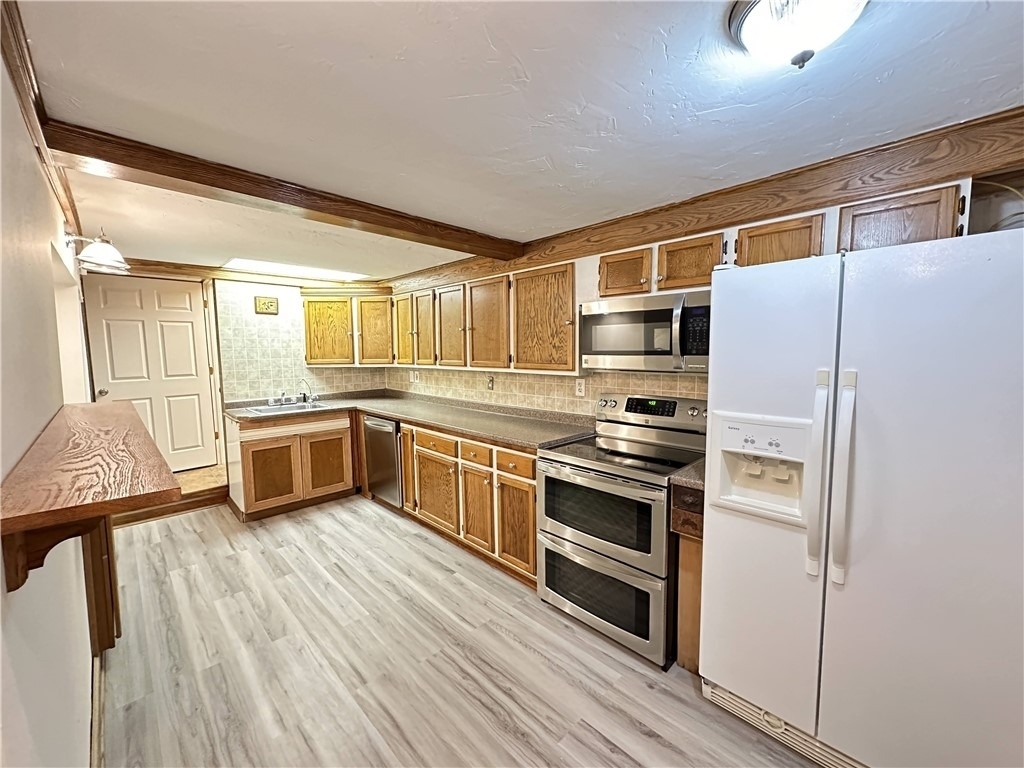 2422 Main St - Photo 4