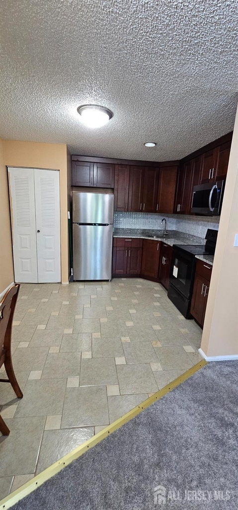 447 Lancaster Court - Photo 13