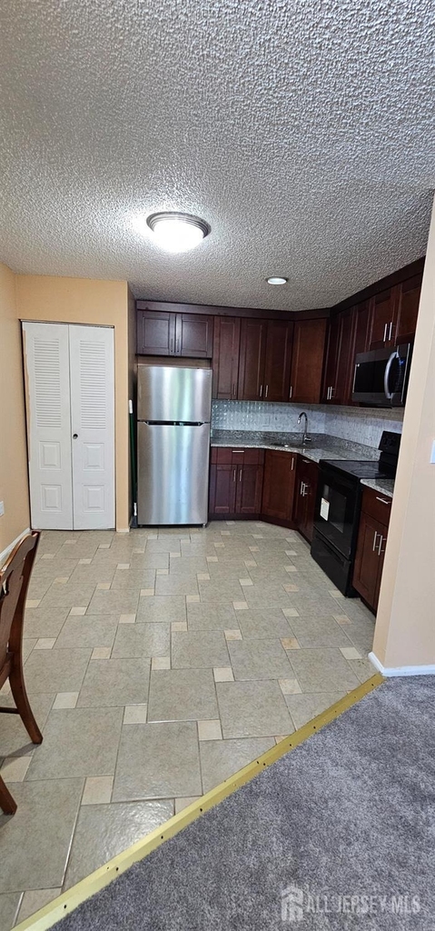 447 Lancaster Court - Photo 10