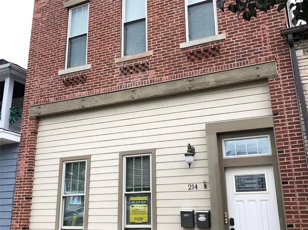 214 3rd St - Photo 0