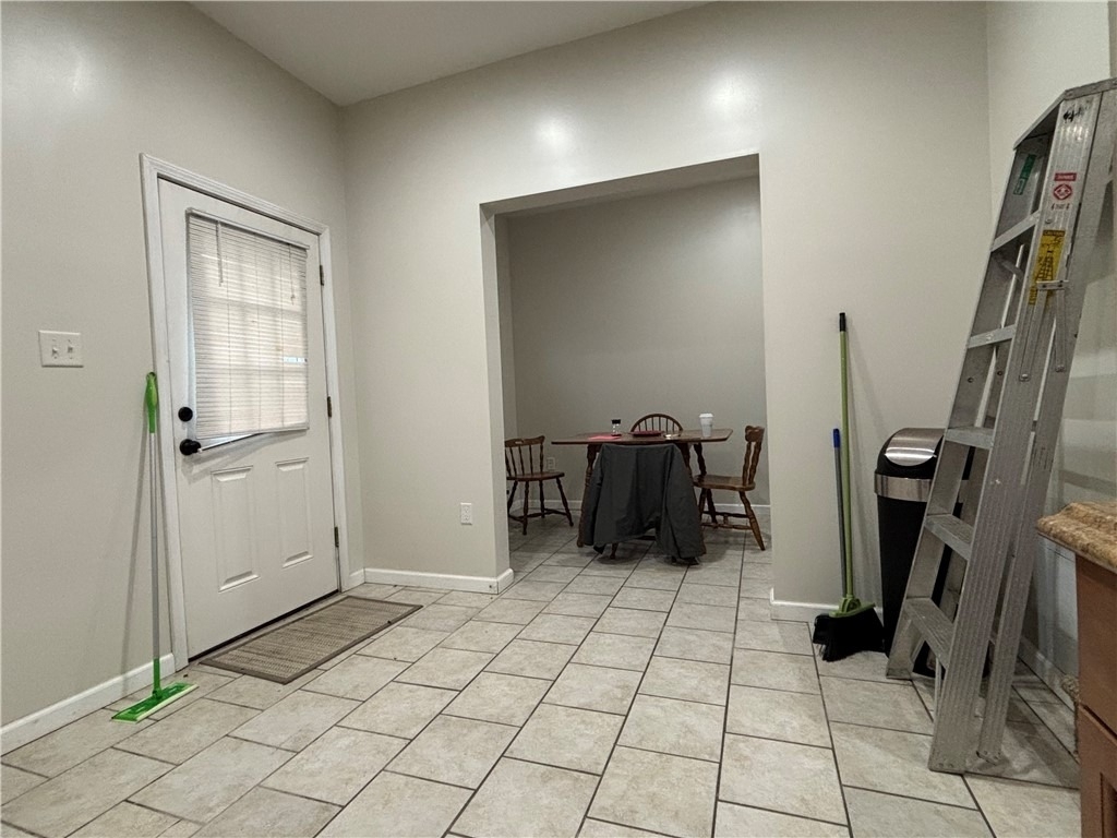 214 3rd St - Photo 4