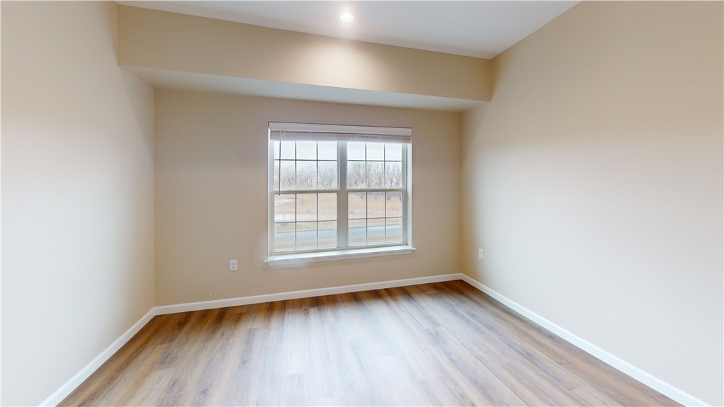 200 Mulcahy Boulevard - Photo 5