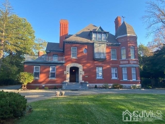 527-33 W 8th Street - Photo 1