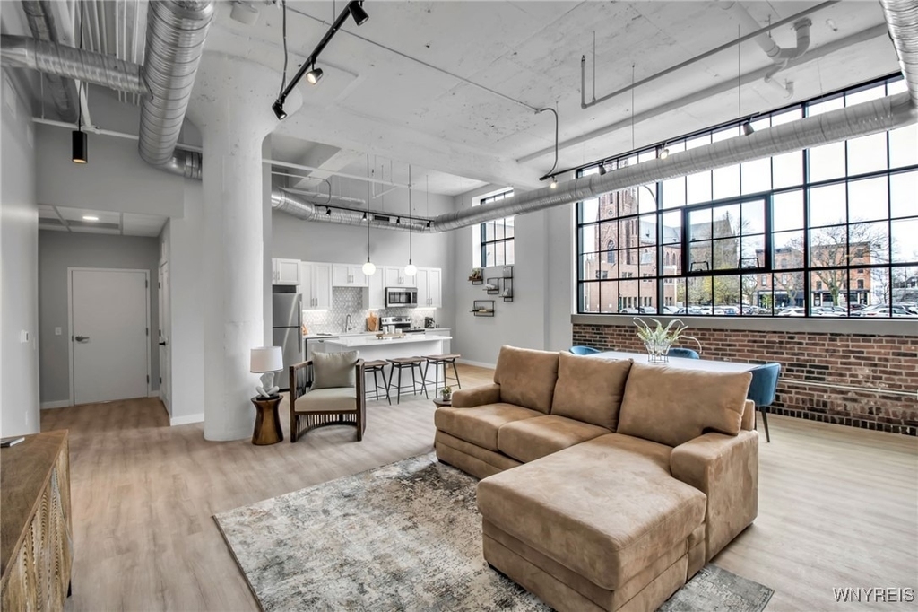 628 Ellicott Street - Photo 6