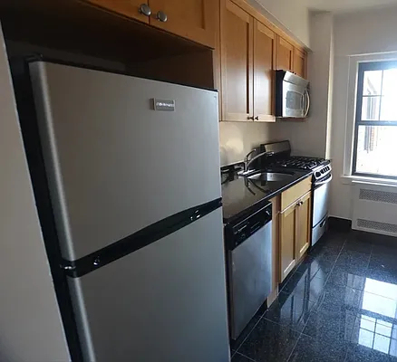 95 Christopher Street - Photo 0