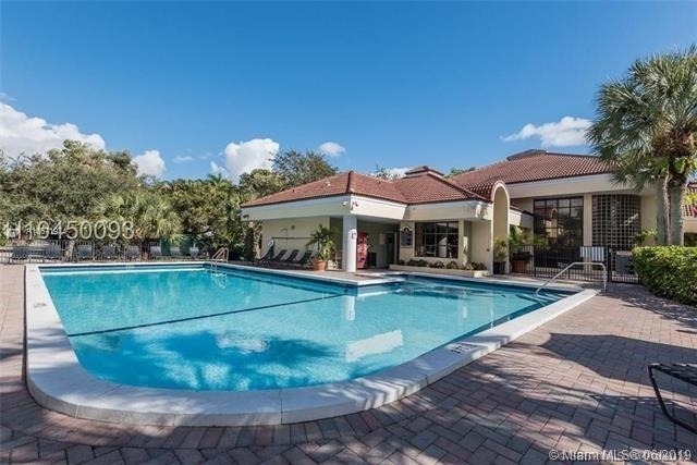 2445 Sw 18th Ter - Photo 10