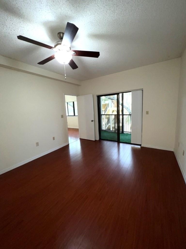 2445 Sw 18th Ter - Photo 4
