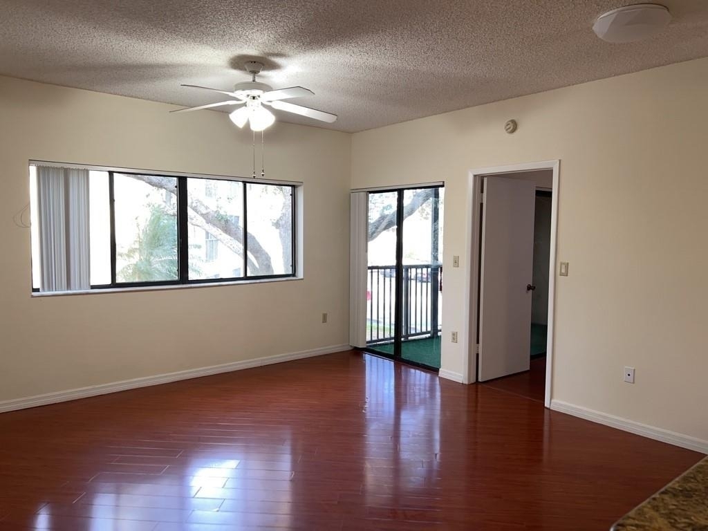 2445 Sw 18th Ter - Photo 3