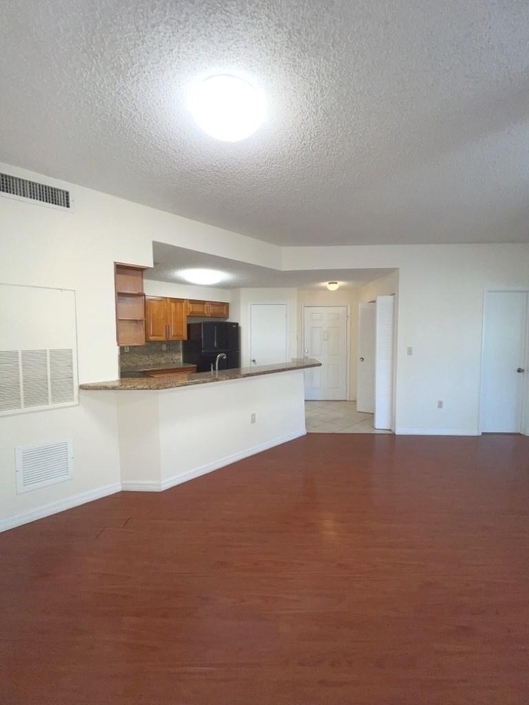 2445 Sw 18th Ter - Photo 1