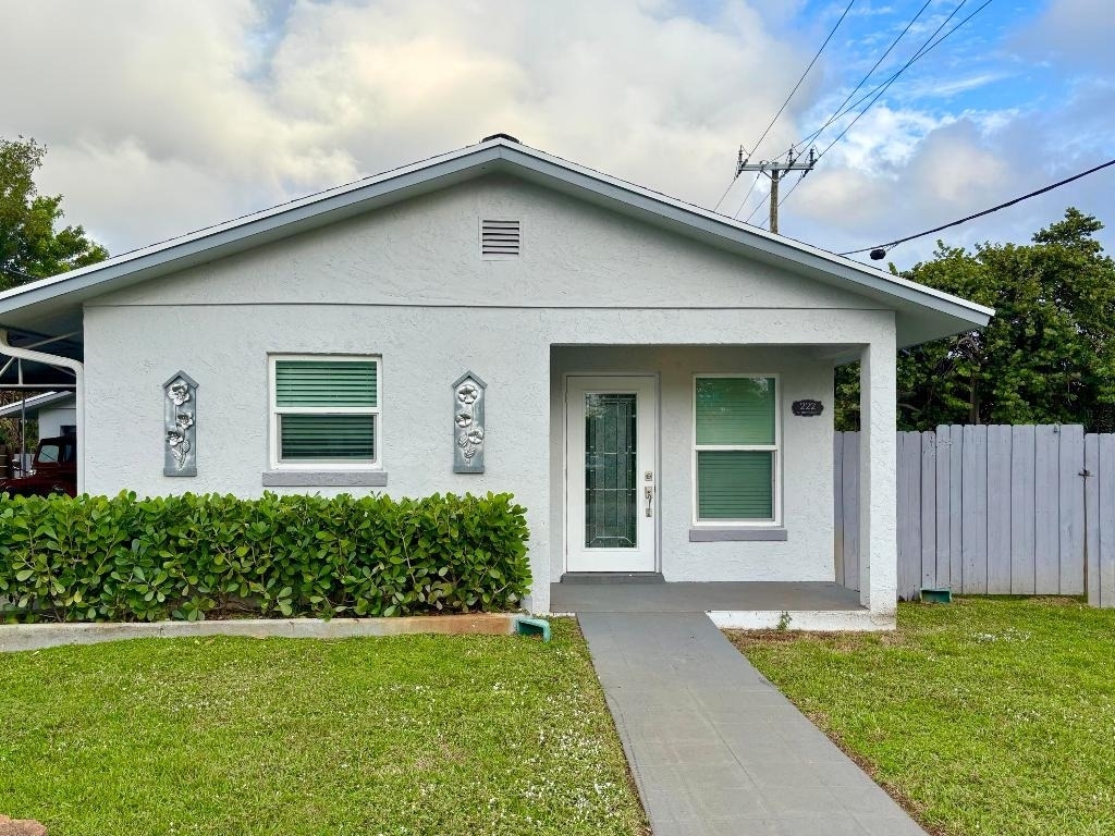 222 Se 3rd Street - Photo 0