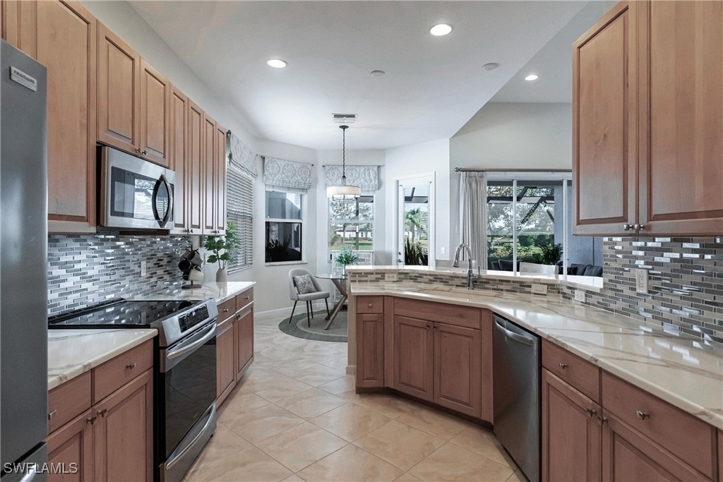 3920 Lakeview Isle Court - Photo 9