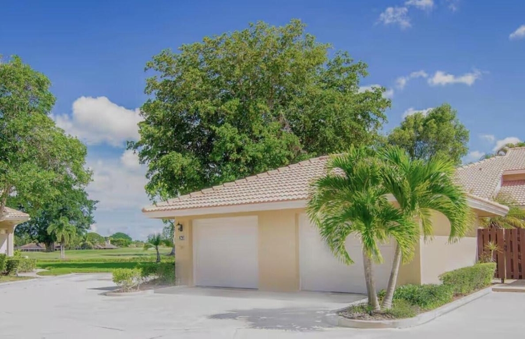 265 Old Meadow Way - Photo 1