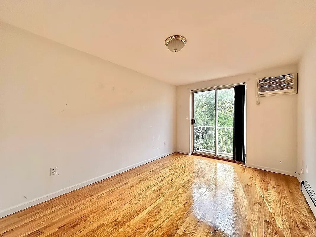 31-12 43rd Street - Photo 3