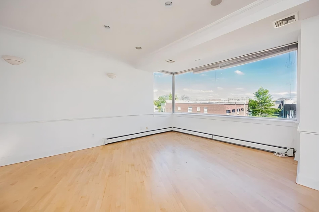 31-12 45th Street - Photo 3