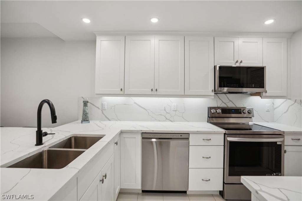 25900 Hickory Boulevard - Photo 15