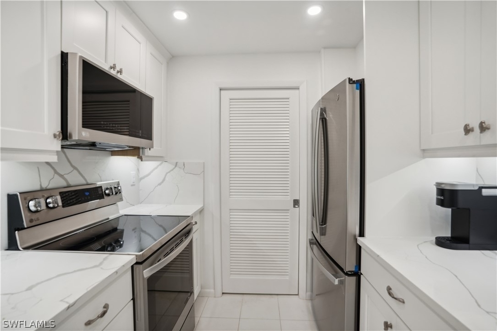 25900 Hickory Boulevard - Photo 16