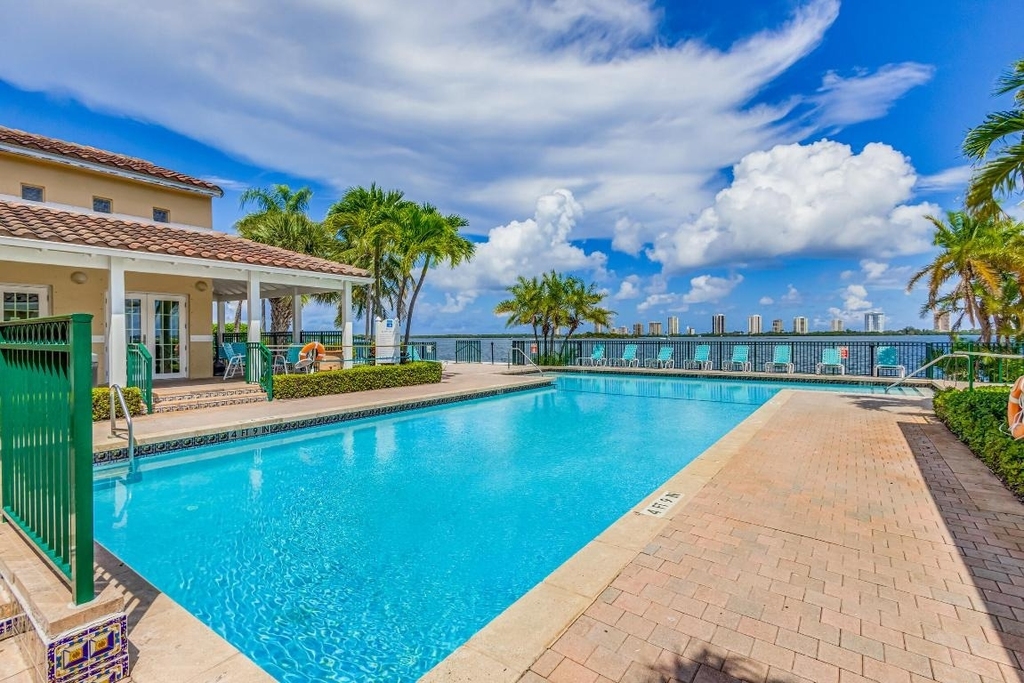 1050 Lake Shore Drive - Photo 47