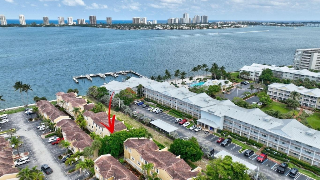 1050 Lake Shore Drive - Photo 43